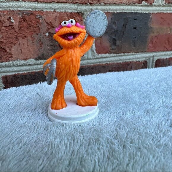 Henson Wilton Sesame Street Musical GROUCH 2.25” Figure CAKE TOPPER - Picture 1 of 4